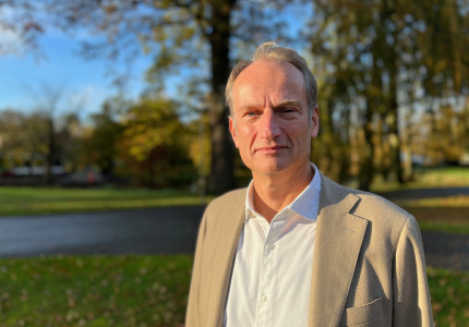 Bas van Wel, directeur Zorg Dimence, legt functie neer