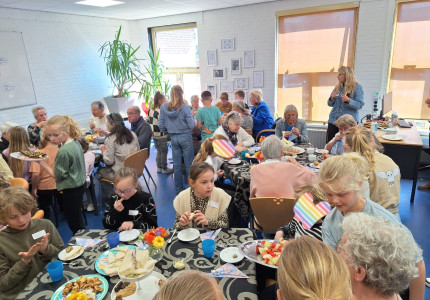 Jong en oud ontmoet elkaar, dit smaakt naar meer