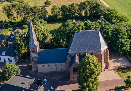 Grote boeken- en cd-markt in Dorpskerk Wilp