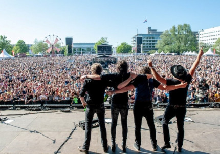 Nieuwe avonturen vervangen afscheidstournee van Sallandse rockband Bökkers