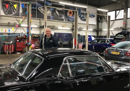 Medewerker Ford Zutphen uit bed gelicht