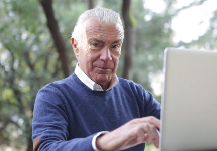 Computervraagdagen bij SeniorWeb   