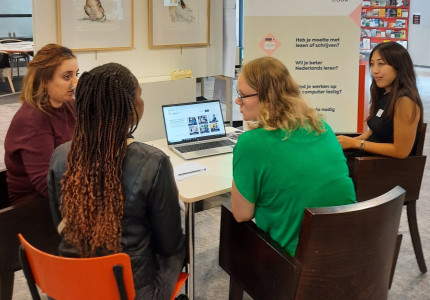 Ga voor digitale hulp naar een Informatiepunt van het TaalDigiHuis bij jou in de buurt!