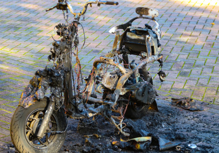 Scooter vliegt in de brand