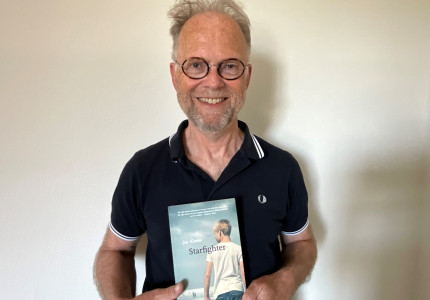 Auteur ‘komt thuis’ voor presentatie roman   