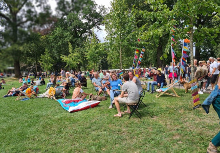 Een Zeldzaam Mooi Markt in het prachtige Worpplantsoen in Deventer