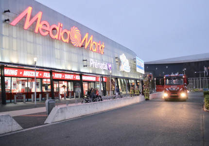 Brandlucht laat brandweer uitrukken naar de mediamarkt
