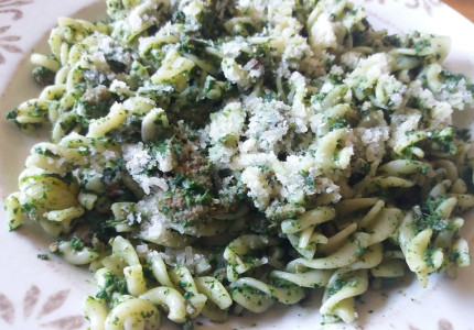 Aan de slag met brandnetelpasta