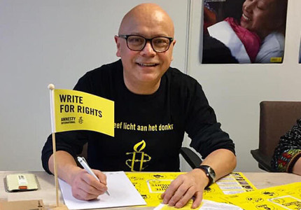 Amnesty gebruikt de pen als wapen
