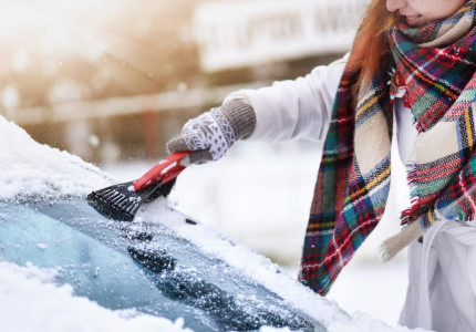 Met de auto weg in de kerstvakantie: belangrijke valkuilen en hoe je die voorkomt