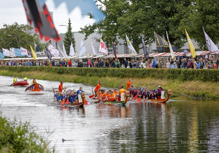 Racen met drakenboten
