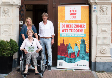 Stadswandelingen in Deventer nu ook toegankelijk voor mindervaliden