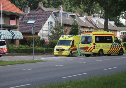 Man komt ten val en raakt gewond in Apeldoorn