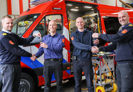 Nieuwe apparatuur brandweer Deventer en Zwolle