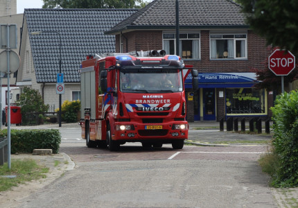 Brandweer voert nacontrole uit na brand bij een woning