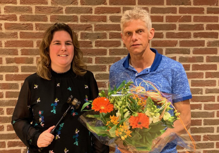 Muziekvereniging Concordia Eefde geeft voorzittershamer door