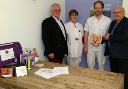 Gelre Zutphen ontvangt herinnerbox voor patiënten van Lions Club