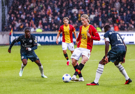 Go Ahead Eagles hervat competitie met doelpuntrijke remise tegen Sparta Rotterdam