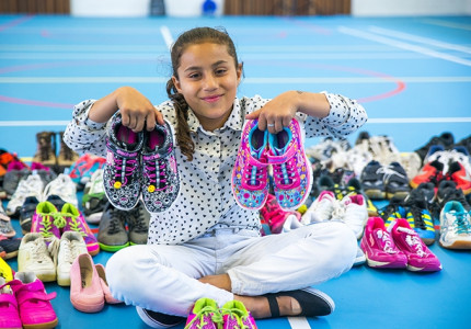 Kinderen AZC stevig in hun schoenen