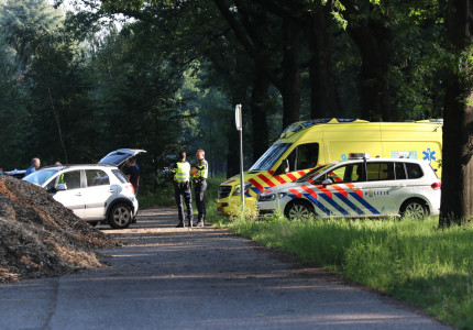 Kop-staartbotsing op de Arnhemseweg in Apeldoorn