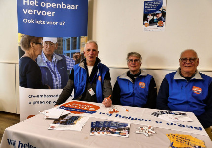 ‘OV-ambassadeurs helpen u graag op weg’ 