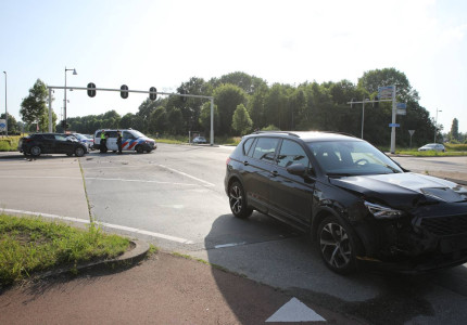 Aanrijding op kruising Oost Veluweweg en Laan van de Leeuw