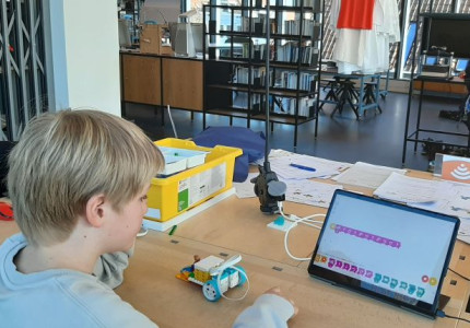 Ontdek januari in de bibliotheek: inspiratie, leren en gezelligheid