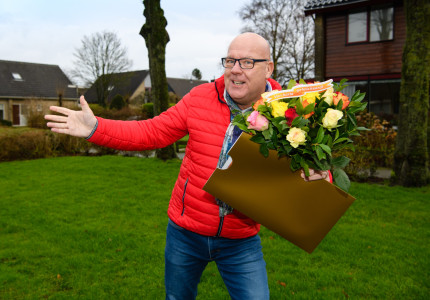 Inwoners Empe winnen samen 225.000 euro bij Postcode Loterij: “Een uitbouw aan het huis was altijd al een droom”