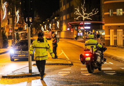 Politie houdt drugs – alcoholcontrole in Apeldoorn