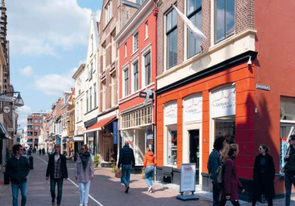 Honderd jaar Moederdag vier je in de Nieuwstraat en T.G. Gibsonstraat