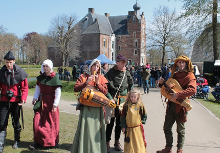Middeleeuwen herleven bij kasteel