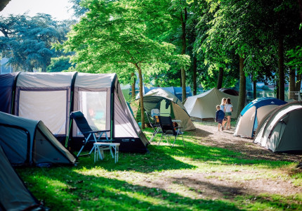 Buurtbewoners Matenpark kamperen opnieuw op eigen ‘Buurtcamping’