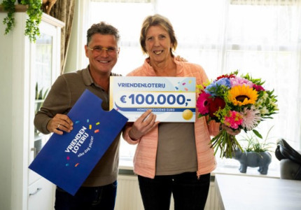 Linda uit Zutphen wint 100.000 euro bij de VriendenLoterij