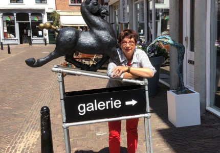 Galerie DNA presenteert twee persoonlijke werelden in verf