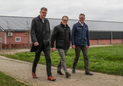 Het op één na grootste zonnedak van Apeldoorn geopend