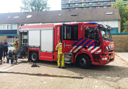Brand in keuken; man loopt brandwonden op