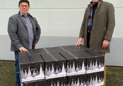 Kerstpakketten voor de Voedselbank in Apeldoorn