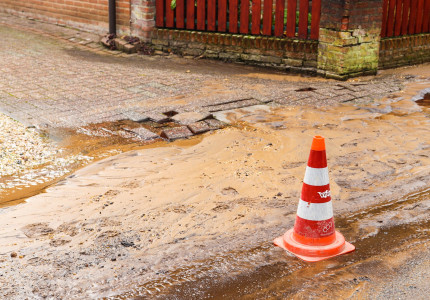 Bewoners Oranjestraat opnieuw problemen met water door leidingbreuk